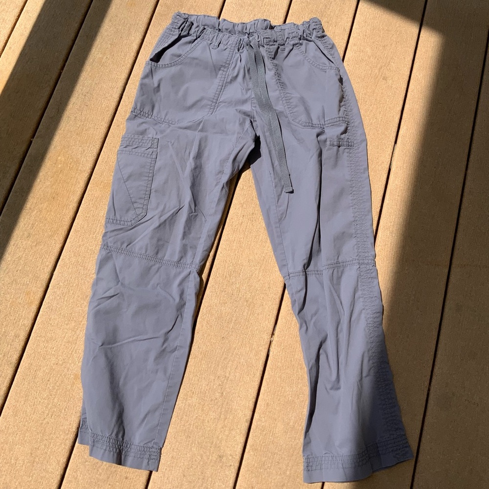 Grey scrub pants with pockets and drawstring
